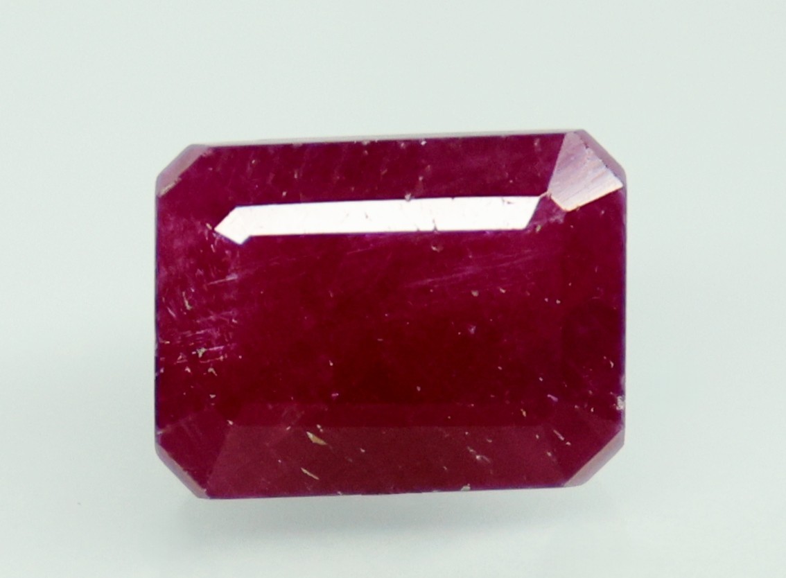 RUBY 3.86 Ct. RUBY 3.86 Ct.
