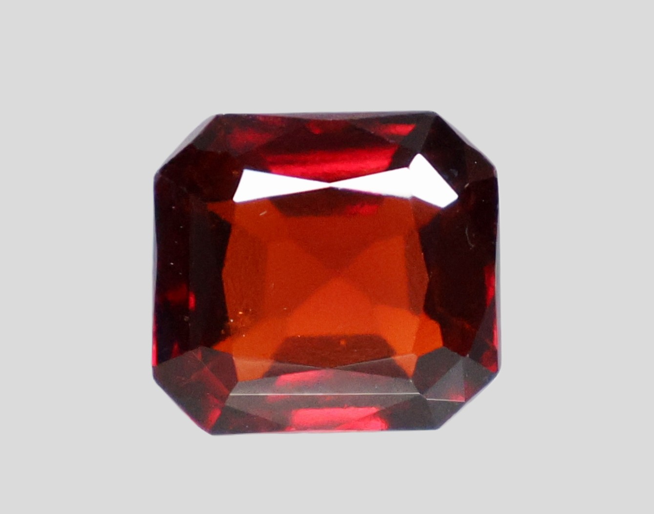HESSONITE GOMED 10.73 Ct.