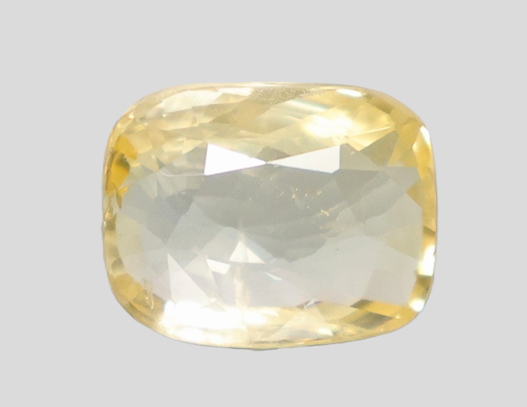 YELLOW SAPPHIRE 6.55 Ct.