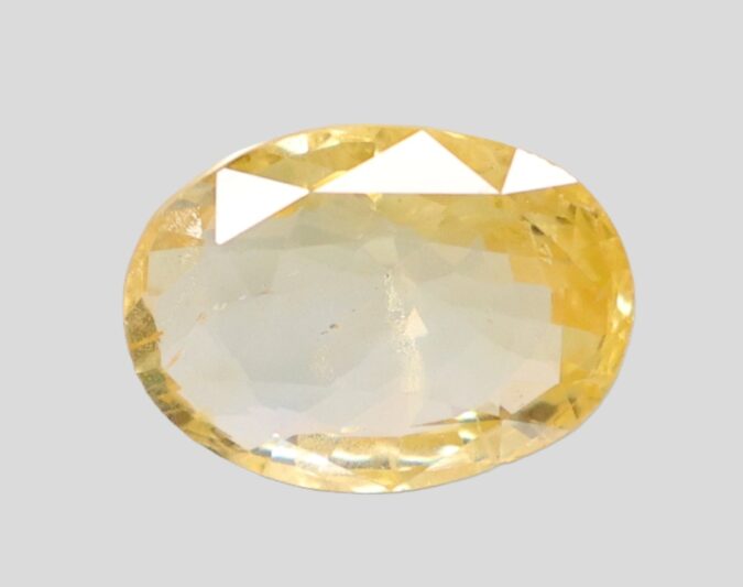YELLOW SAPPHIRE 5.52 Ct.