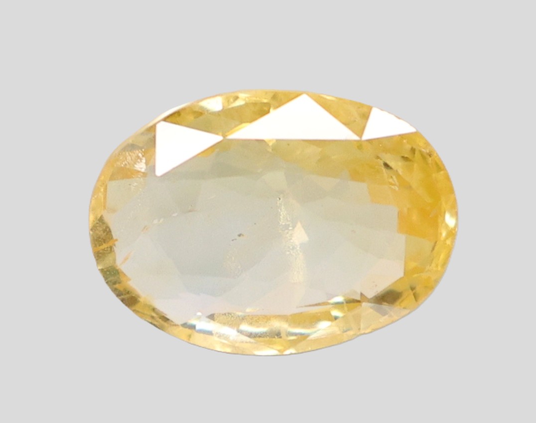 YELLOW SAPPHIRE 5.52 Ct.