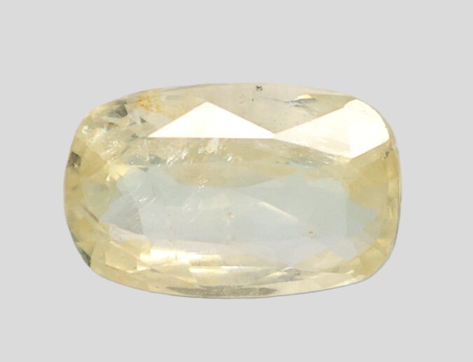 YELLOW SAPPHIRE 7.16 Ct.