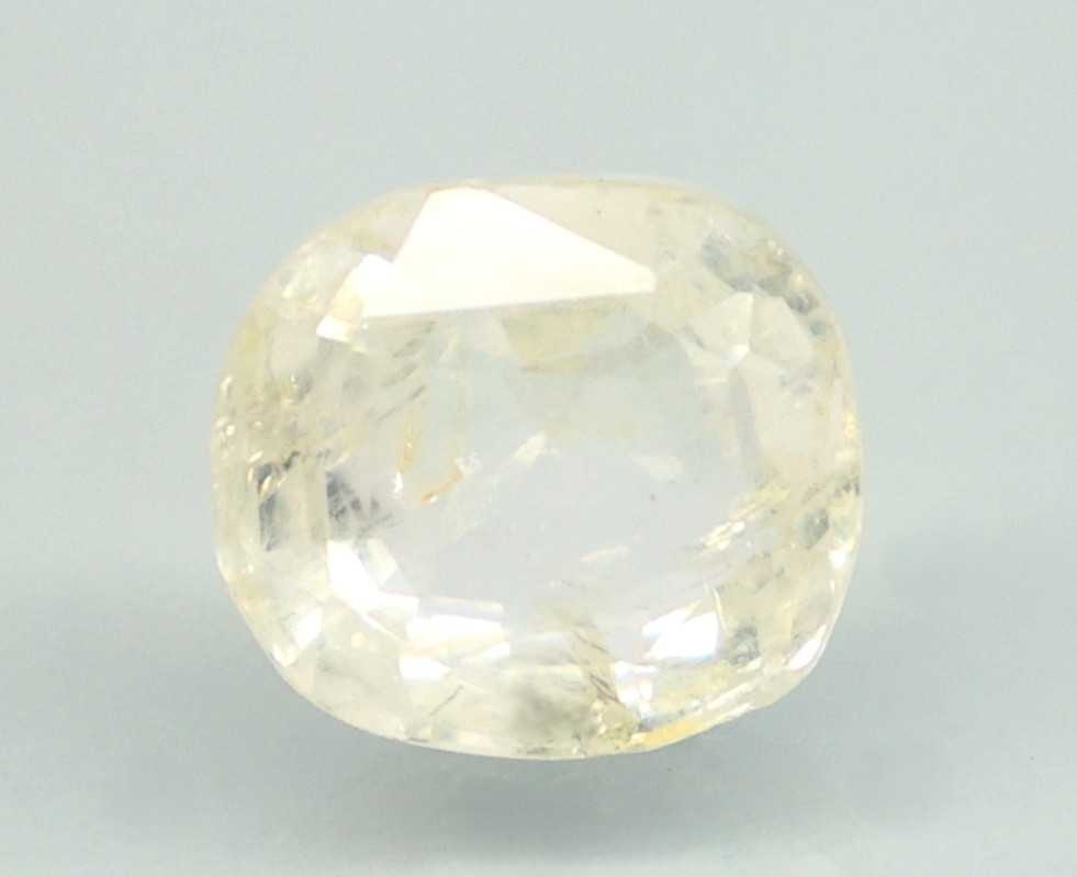YELLOW SAPPHIRE 3.94 Ct.