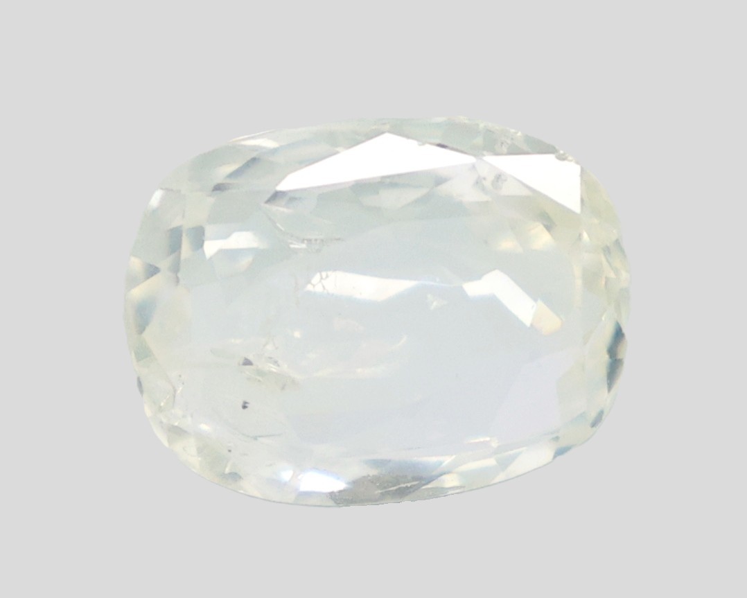YELLOW SAPPHIRE 4.11 Ct.