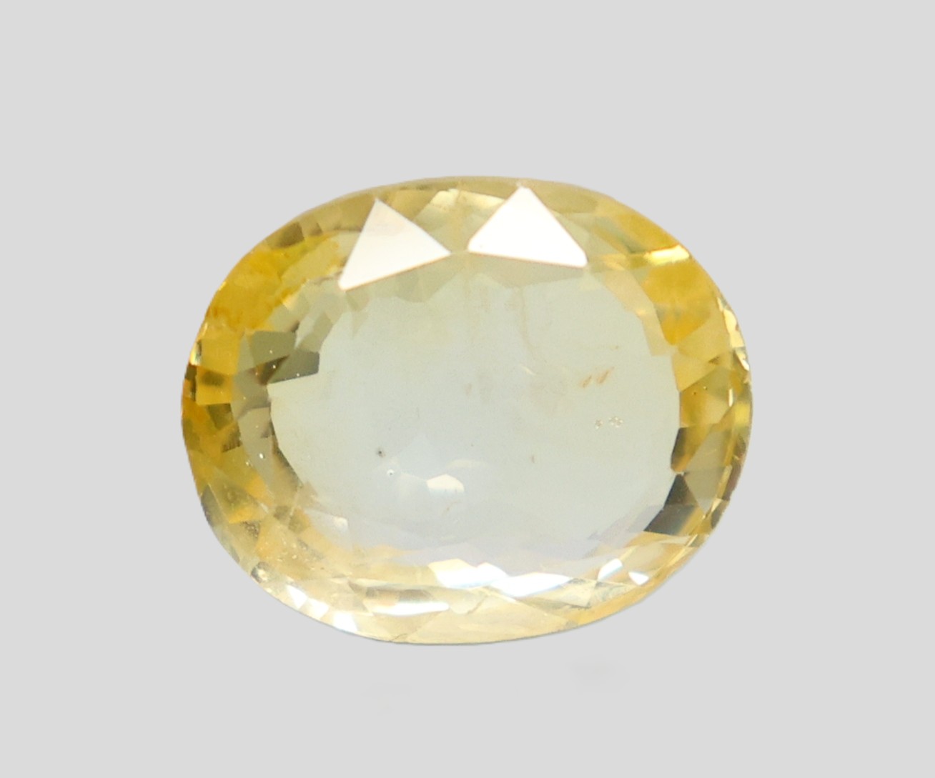 YELLOW SAPPHIRE 6.62 Ct.