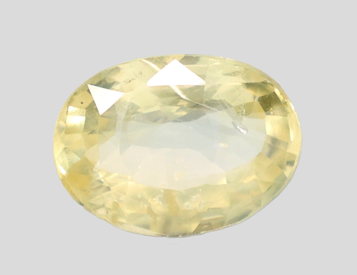 YELLOW SAPPHIRE 6.11 Ct.