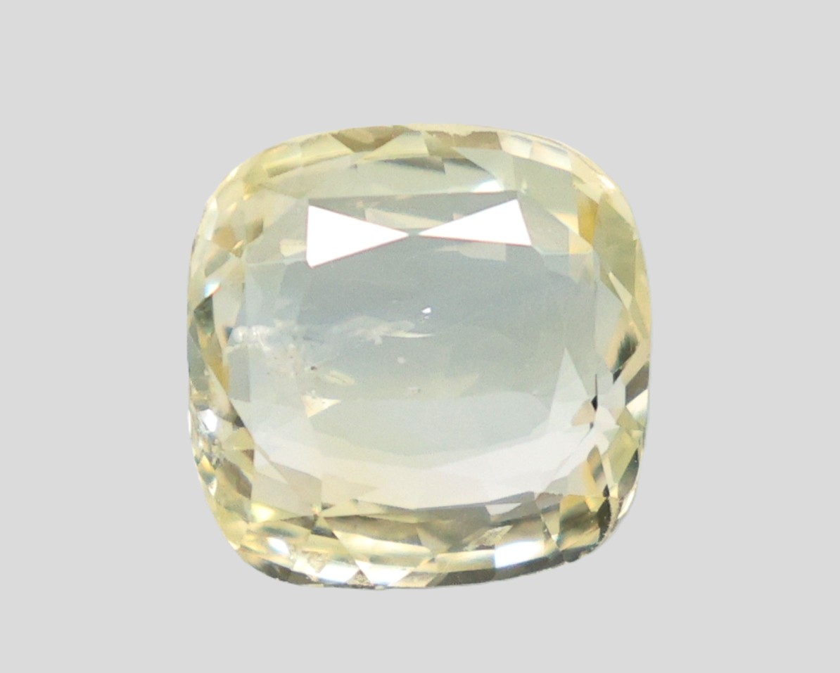 YELLOW SAPPHIRE 6.06 Ct.