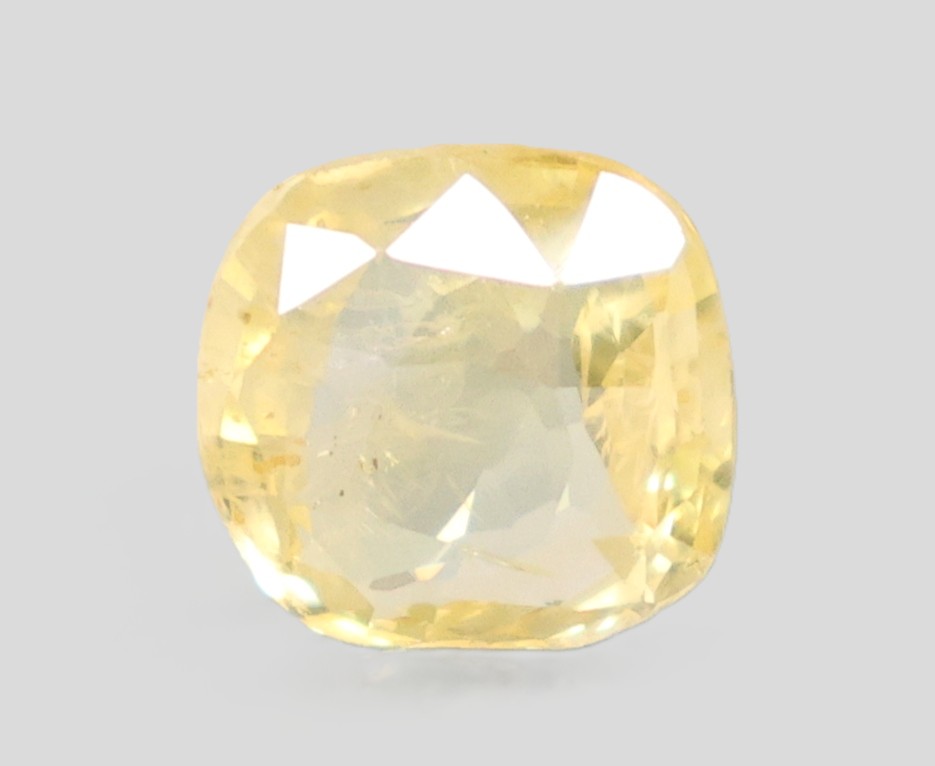 YELLOW SAPPHIRE 3.23 Ct.
