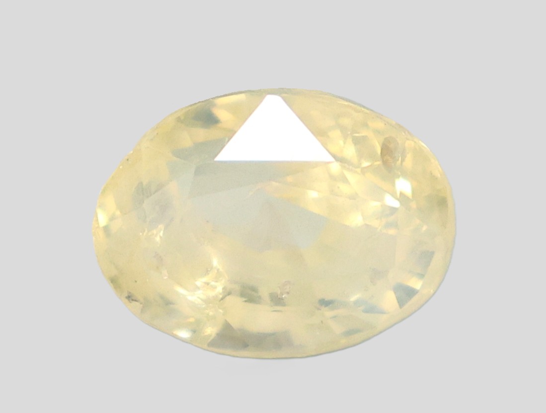 YELLOW SAPPHIRE 7.15 Ct.
