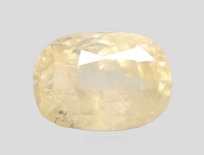 YELLOW SAPPHIRE 4.88 Ct.