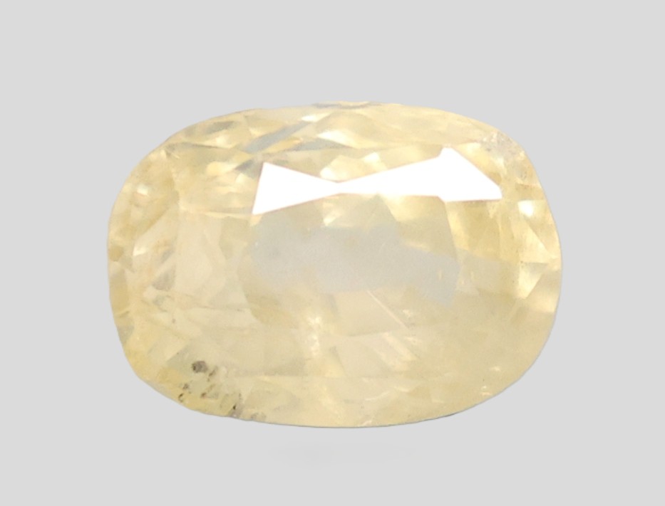 YELLOW SAPPHIRE 4.88 Ct.
